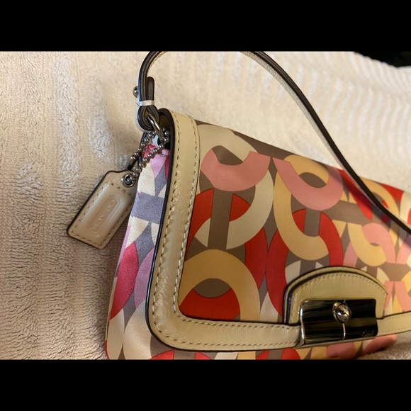 NEW Coach wristlet - Picture 3 of 7